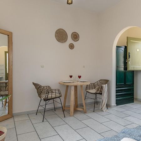 Studios Vrettos Beachfront Hotel Pláka Zewnętrze zdjęcie