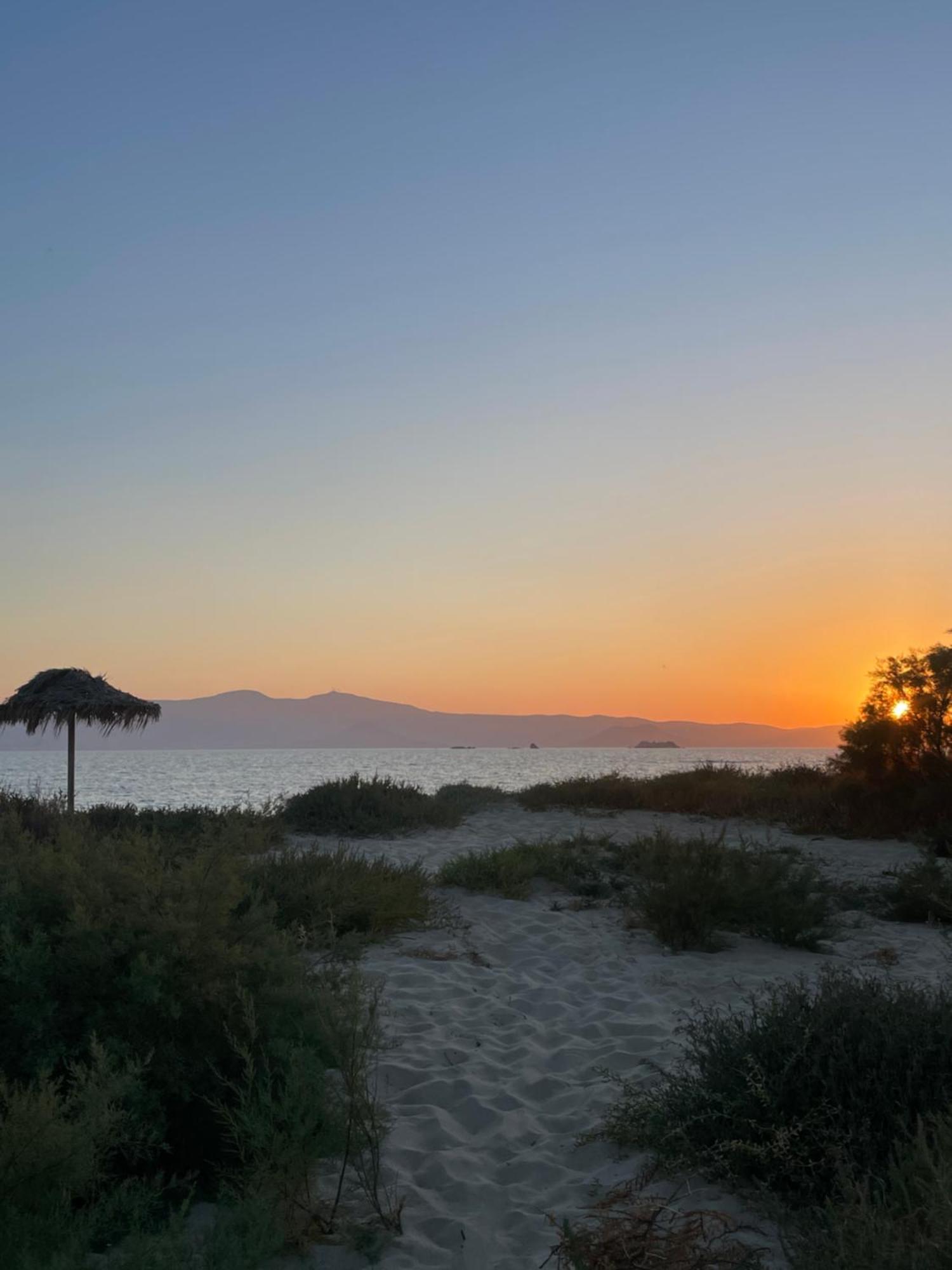 Studios Vrettos Beachfront Hotel Pláka Zewnętrze zdjęcie